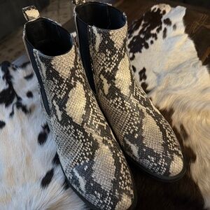 Steve Madden snack skin booties